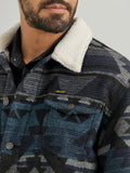 MEN'S WRANGLER® SHERPA LINED JACQUARD PRINT JACKET IN NAVY WATERS