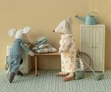 Grandma and Grandpa Mice in Cigarbox - Wild Skyes